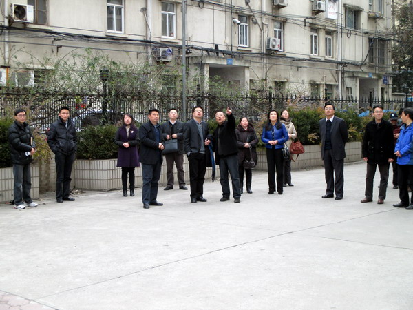 我校副校长张燕,副巡视员韩建宁以及科技园管理办公室主任陈斌等同志